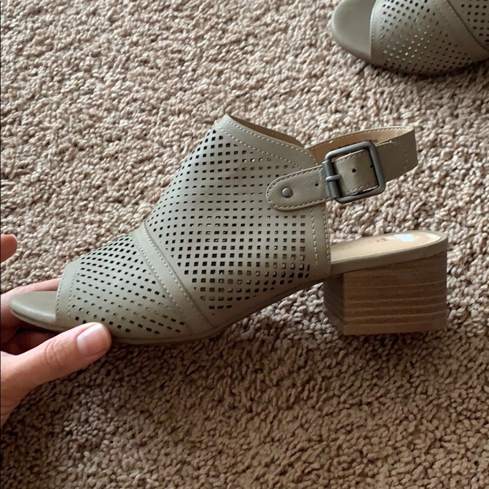 Green open toe booties - Picture 2 of 3